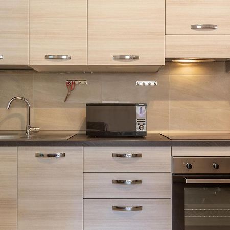 San Donato Fiere Essential Apartment W/Parking Bologna Kültér fotó
