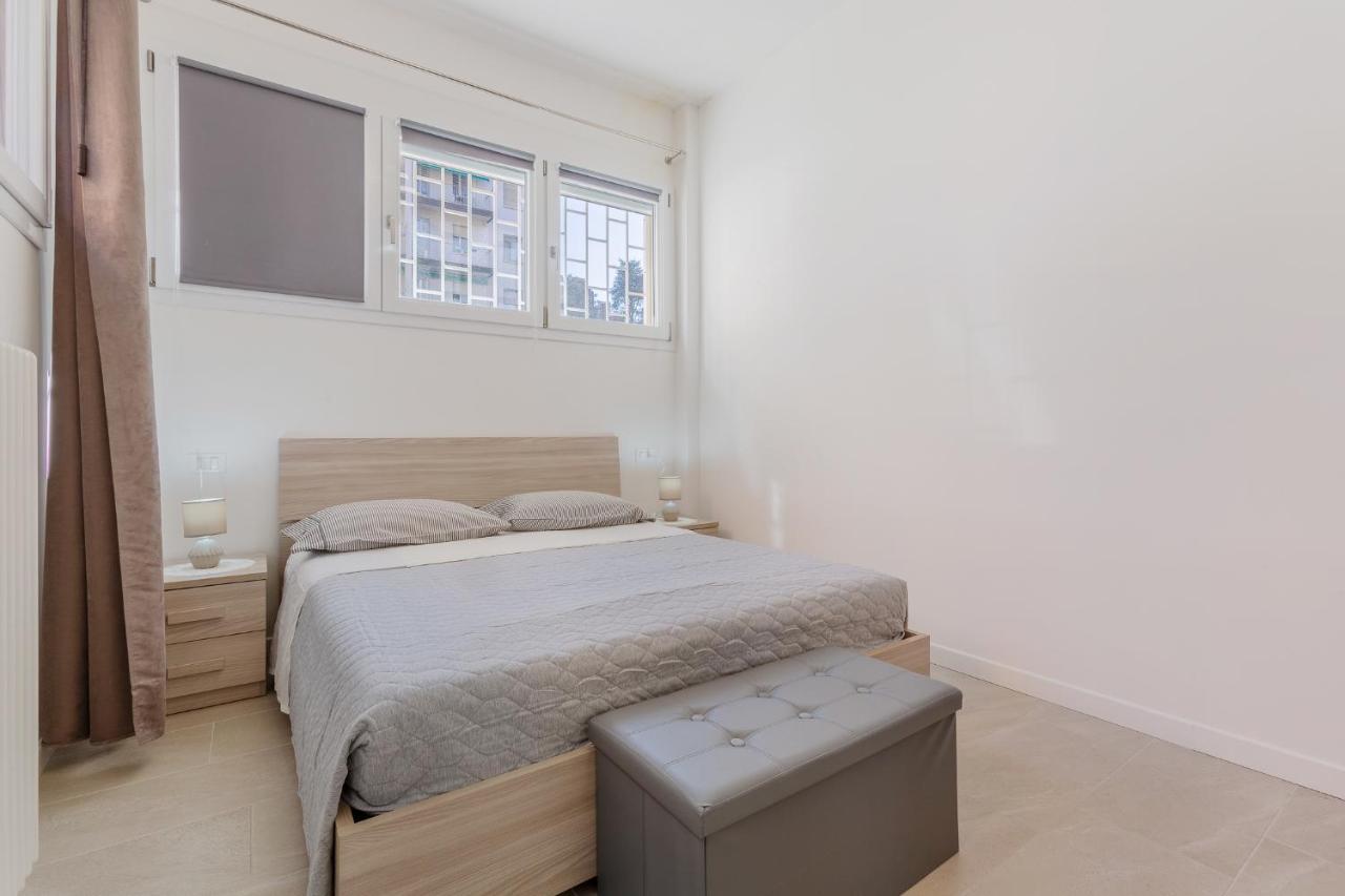 San Donato Fiere Essential Apartment W/Parking Bologna Kültér fotó