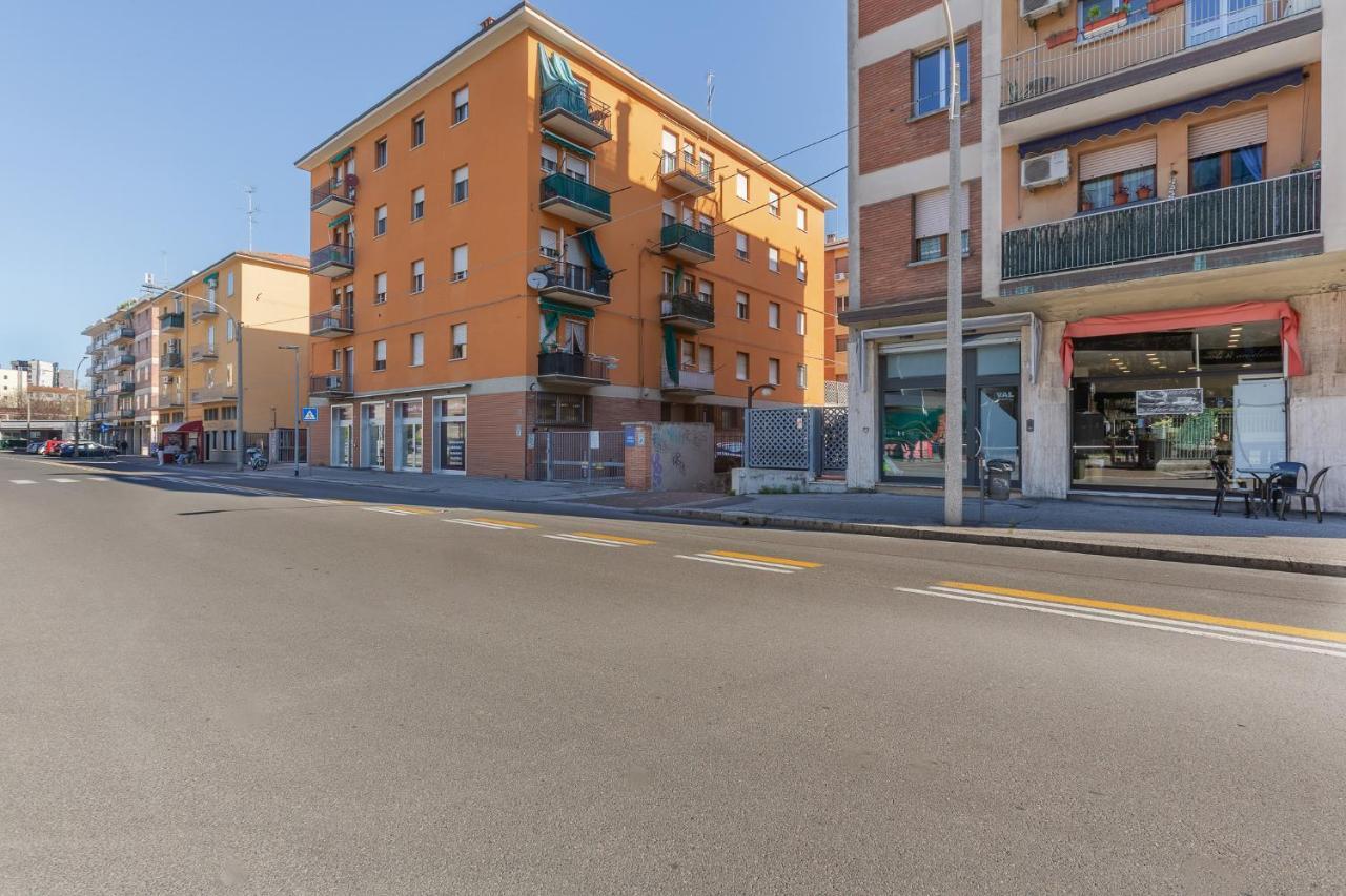 San Donato Fiere Essential Apartment W/Parking Bologna Kültér fotó