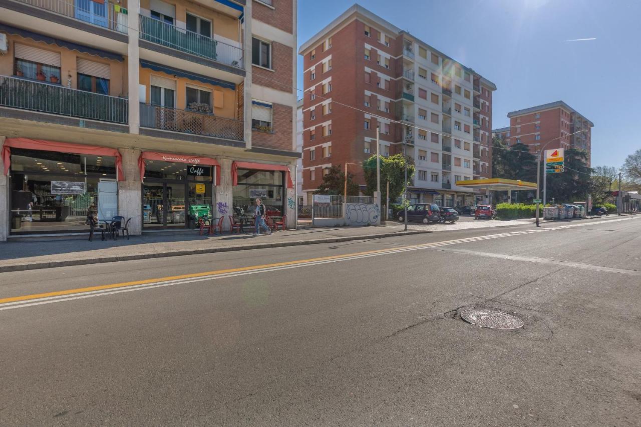 San Donato Fiere Essential Apartment W/Parking Bologna Kültér fotó